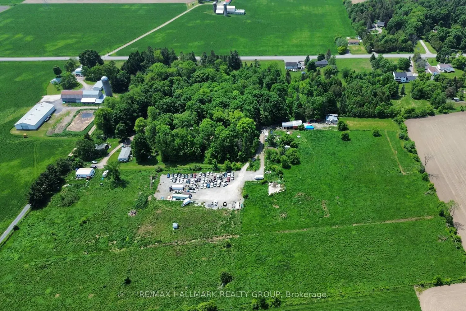 1675 Dunning Road photo 4