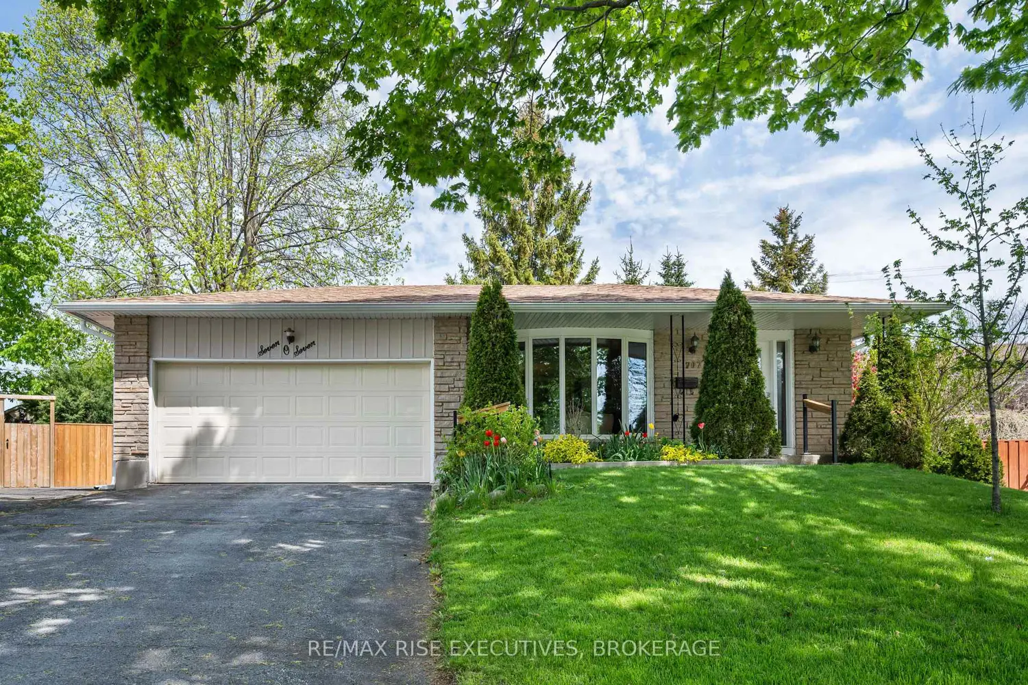 707 Laidlaw Crescent