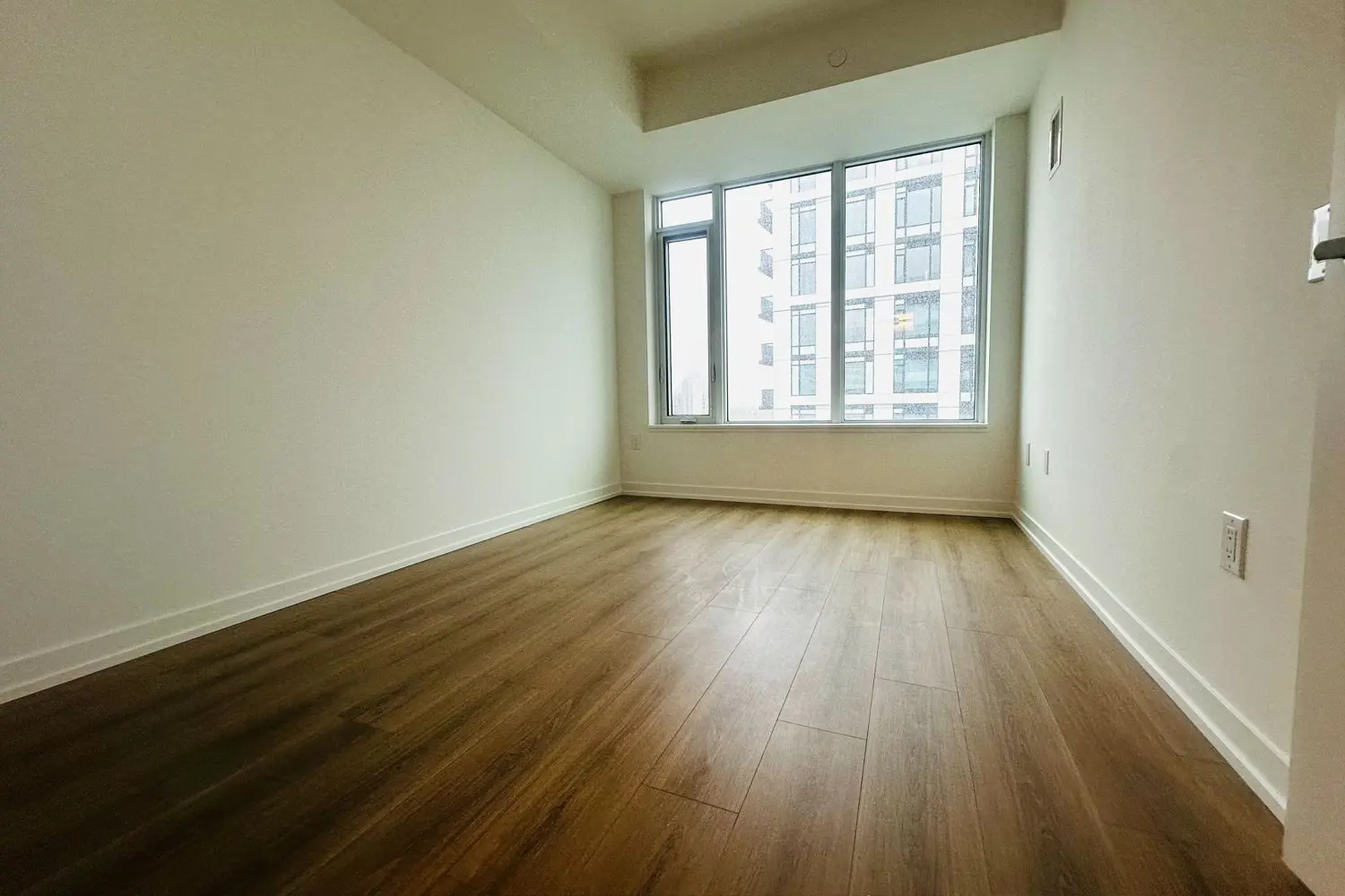 2485 Eglinton Avenue 1204 photo 3