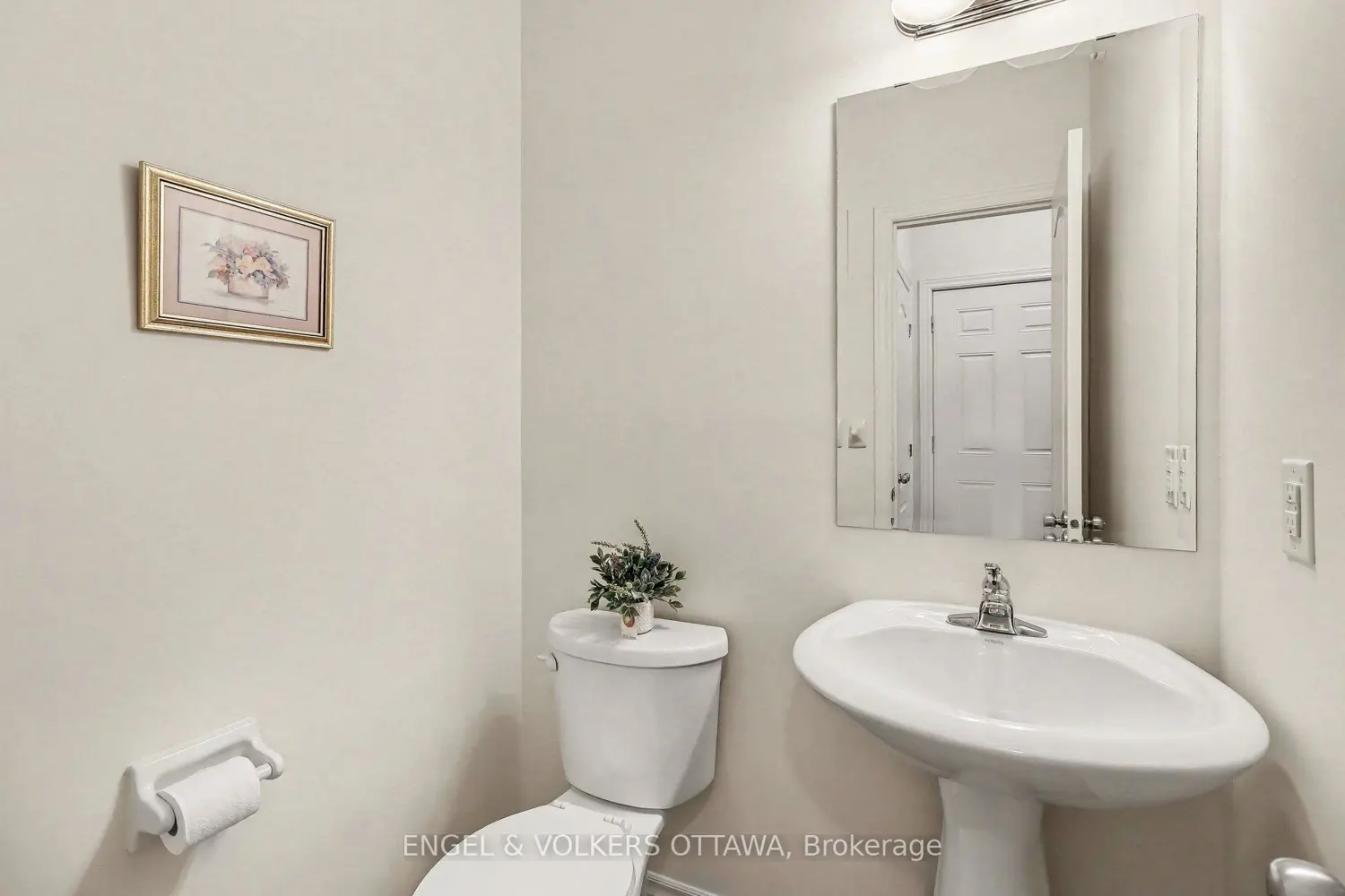 257 Bulrush Crescent photo 3