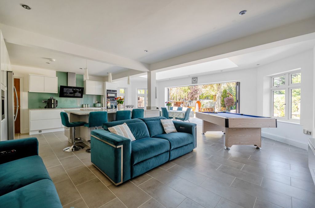 Additional image 3 of 4 bed detached house for saleReading Road South, Fleet, Hampshire GU52