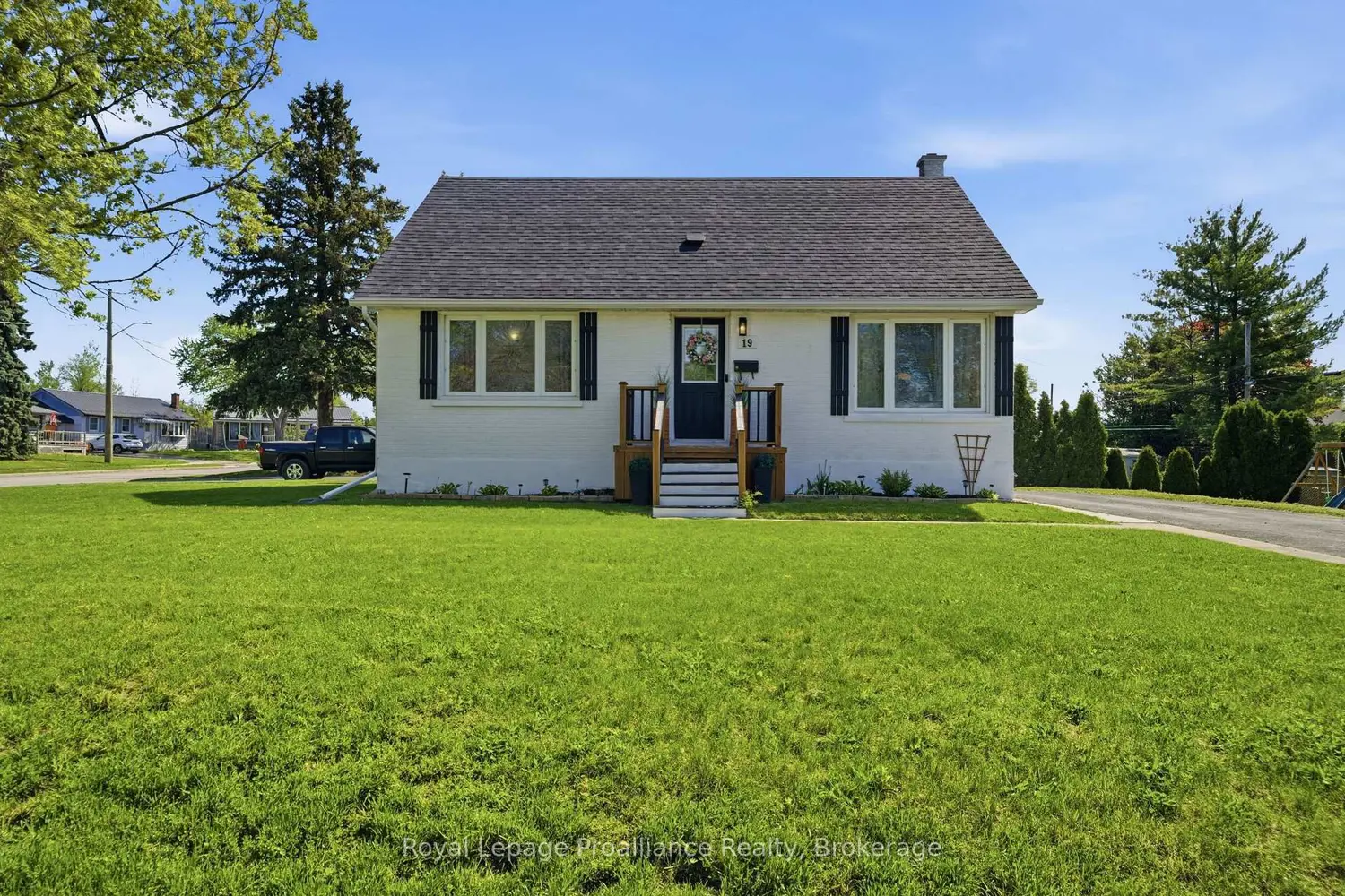 19 Coleman Drive photo 2