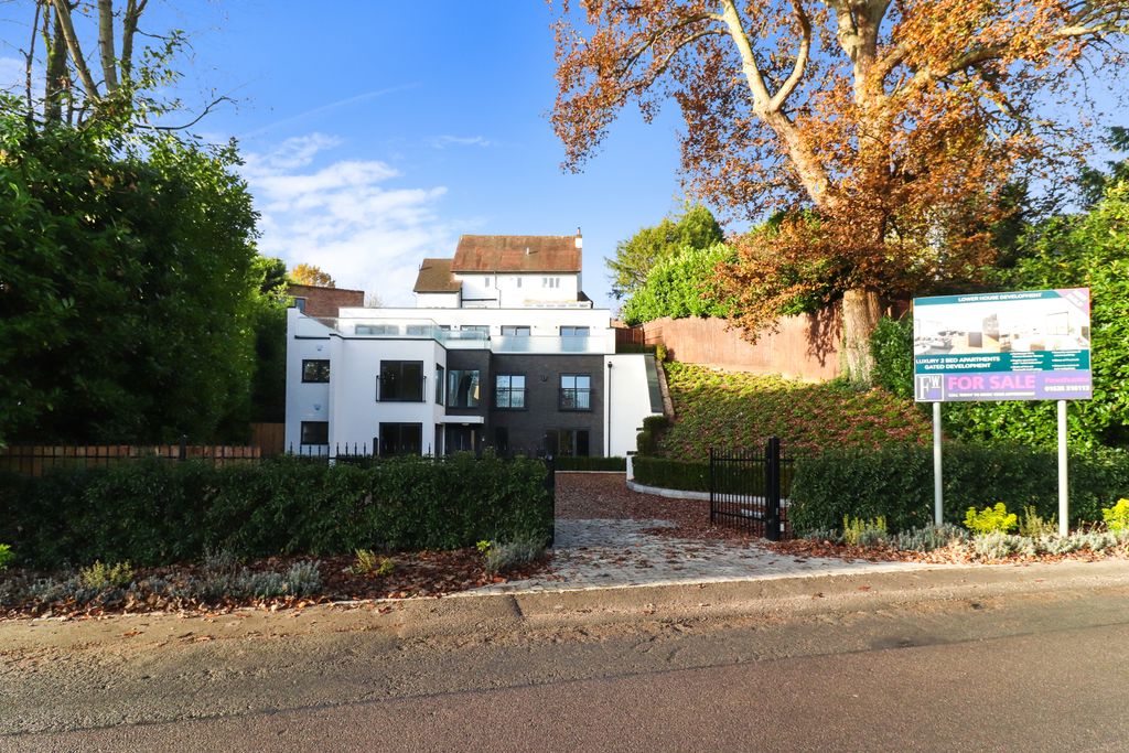 Additional image 3 of 2 bed flat for saleLower House, Gerrards Cross SL9
