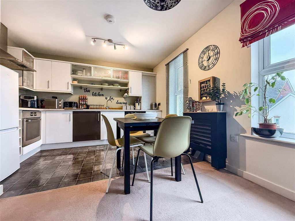 Additional image 3 of 2 bed flat for saleOysell Gardens, Portchester PO16
