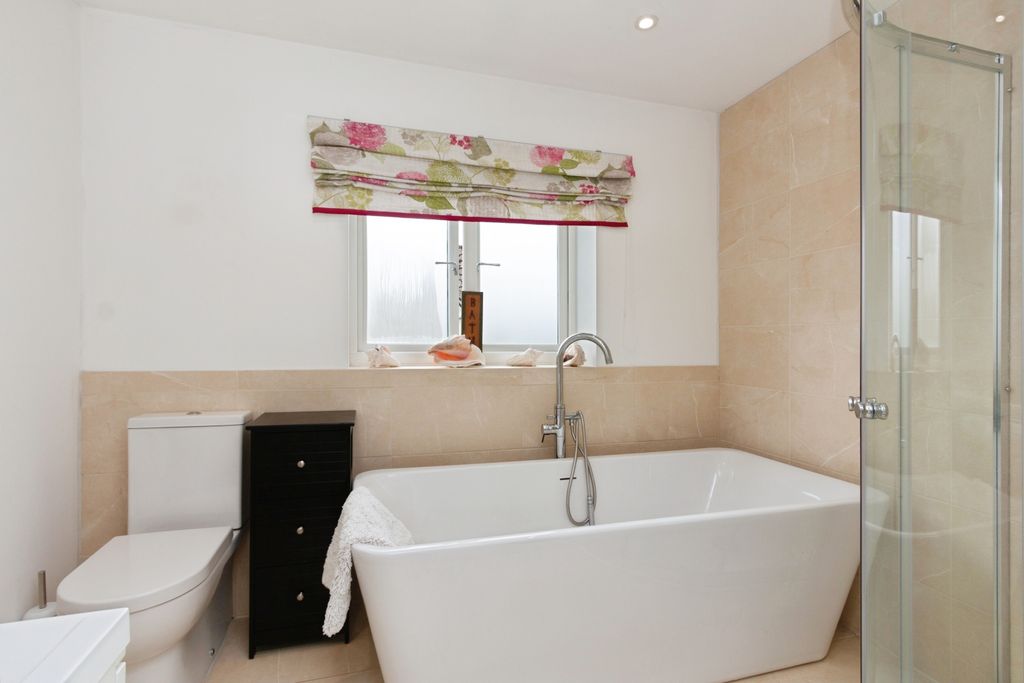 Additional image 18 of 3 bed detached house for saleBack Lane, Bucks Horn Oak, Farnham GU10