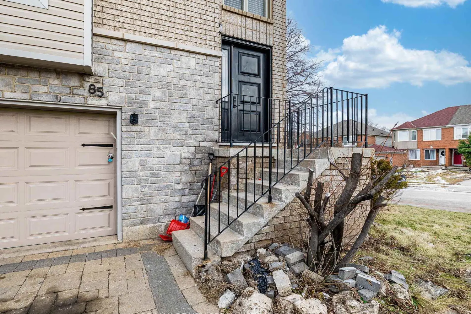85 Forestgrove Circle photo 2