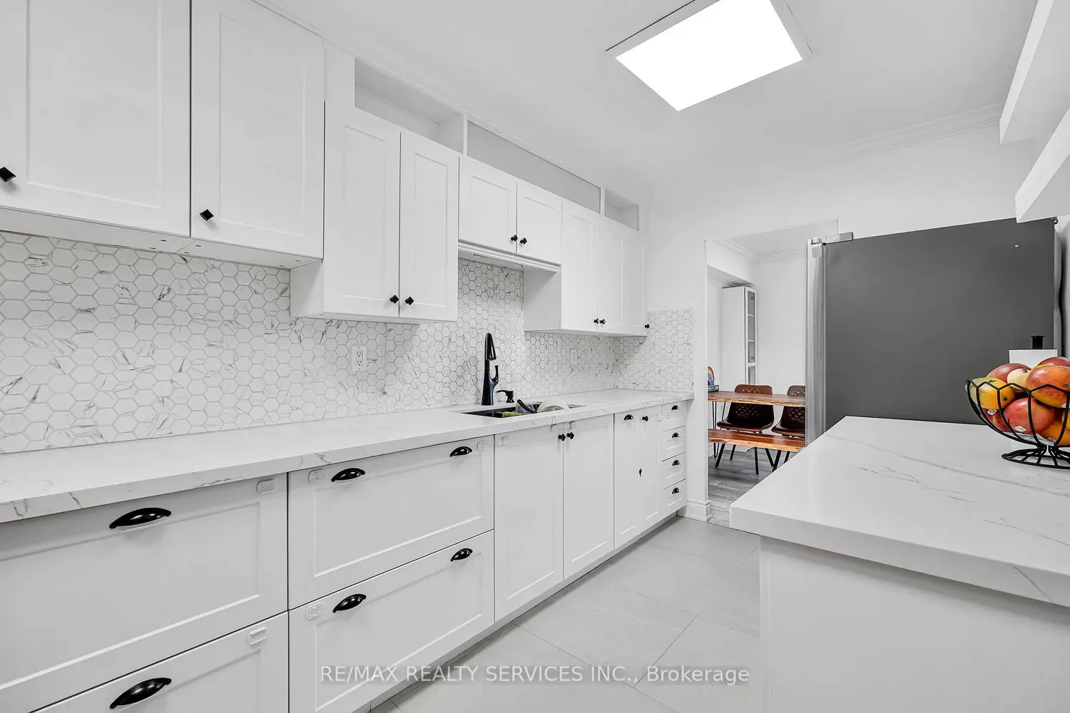 Additional image 8 of 180 Markham Road 1701