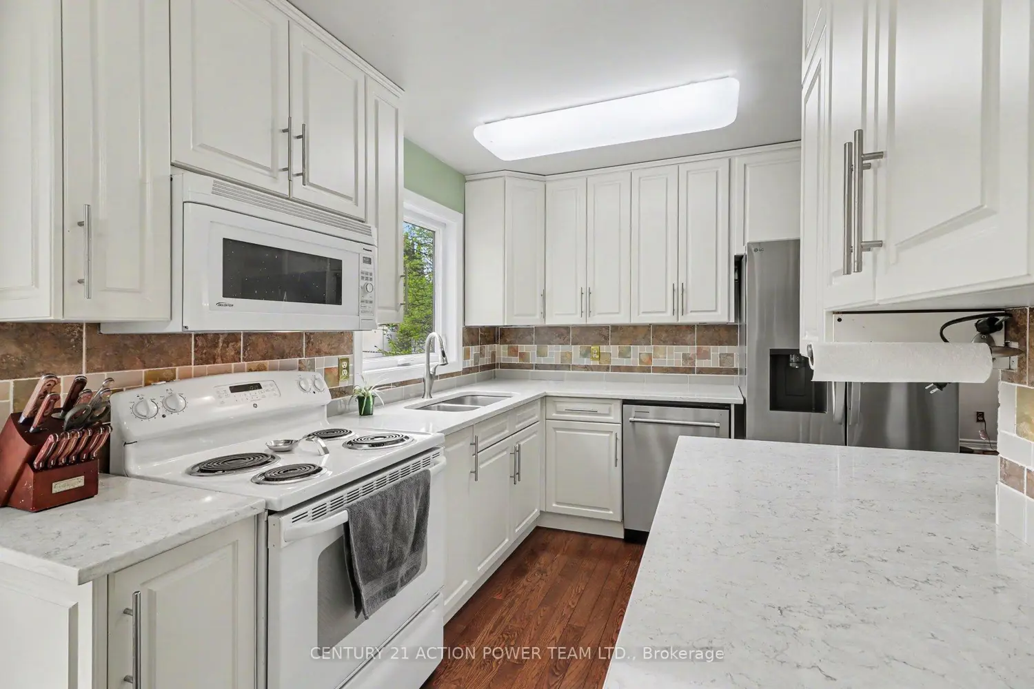 1729 Bottriell Way photo 5