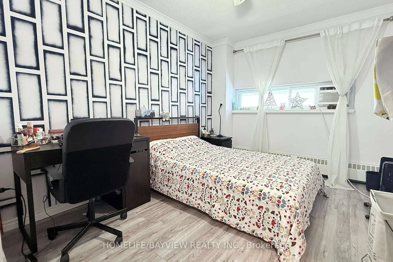 Additional image 10 of 4645 Jane Street 909