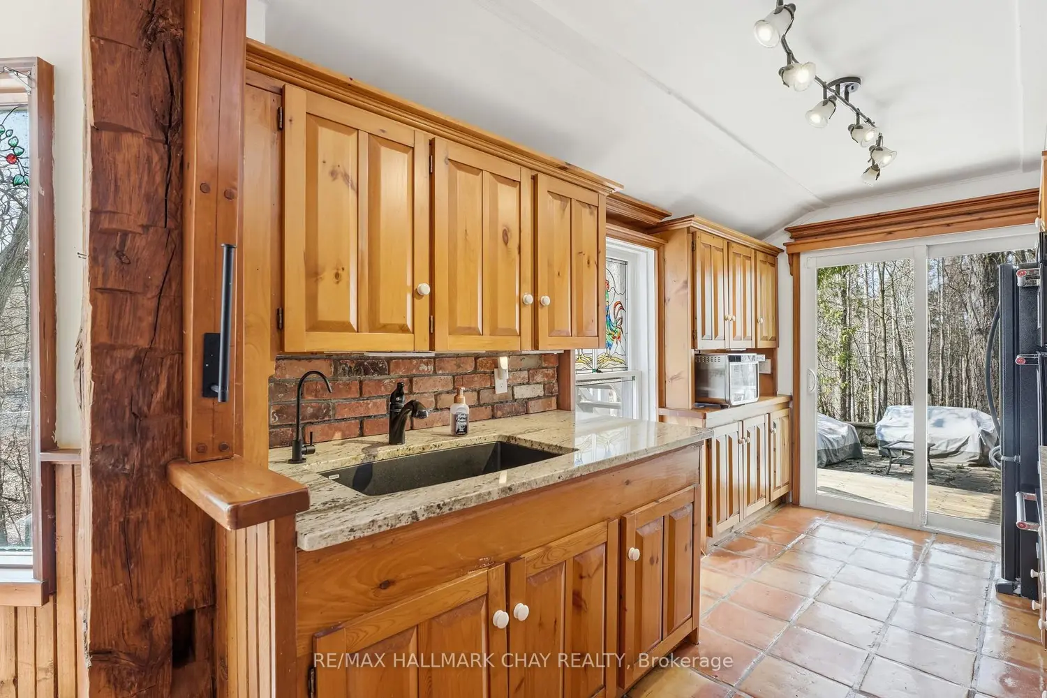 115 Doran Road photo 5