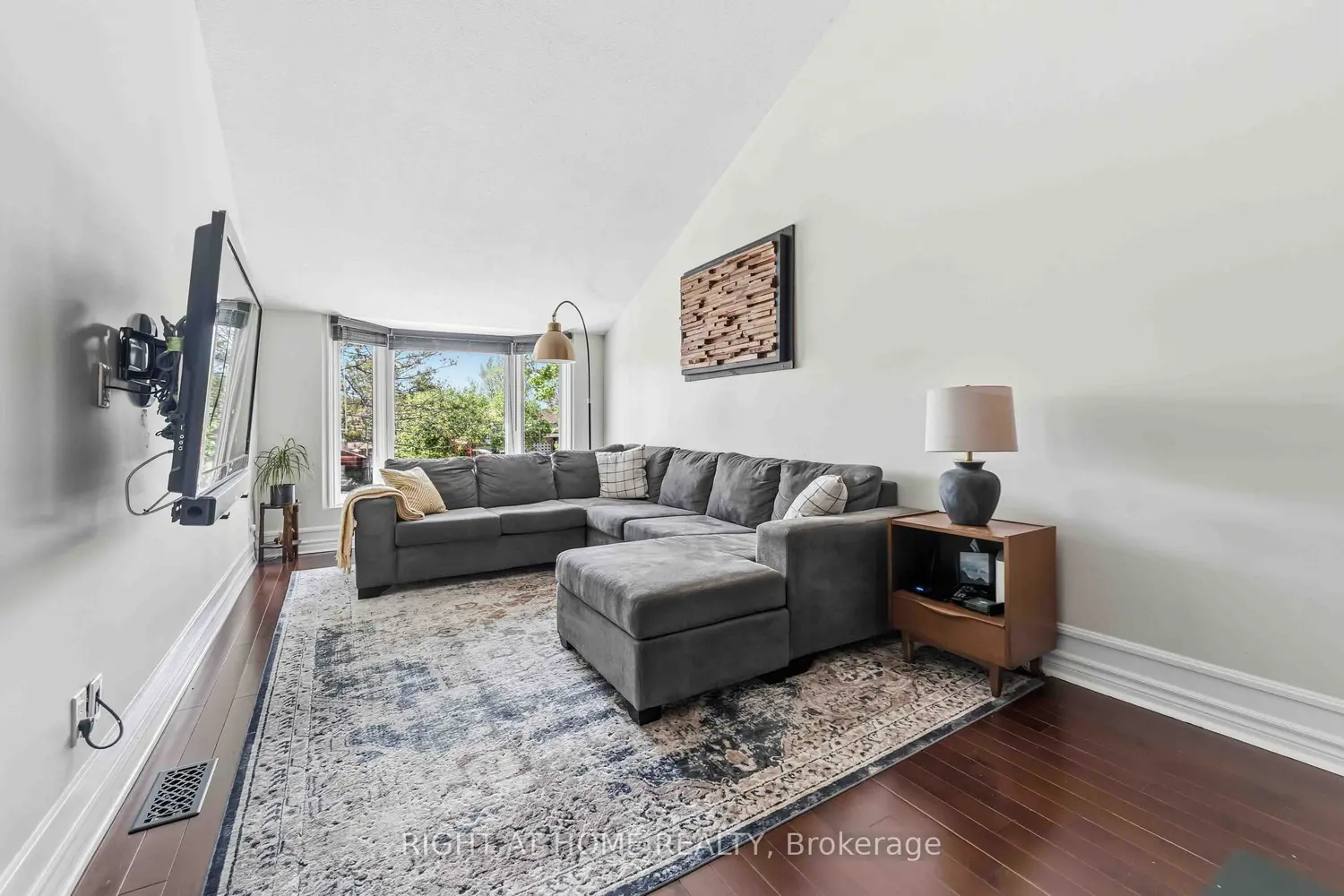 Additional image 11 of 981 Barwell Avenue