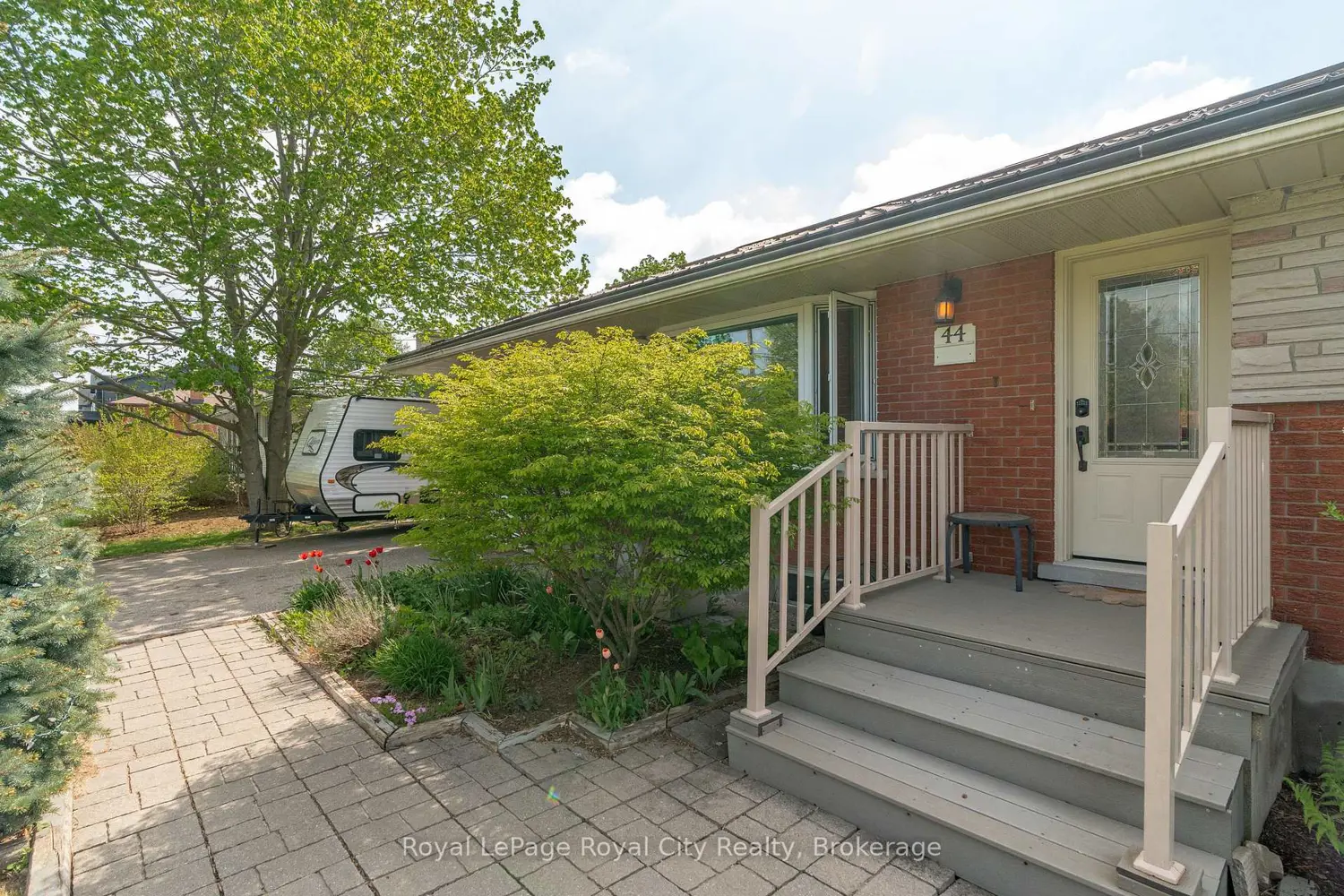 44 Ridgeway Avenue photo 3