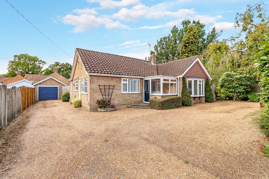Additional image 2 of 4 bed detached bungalow for saleQueens Road, Fakenham NR21