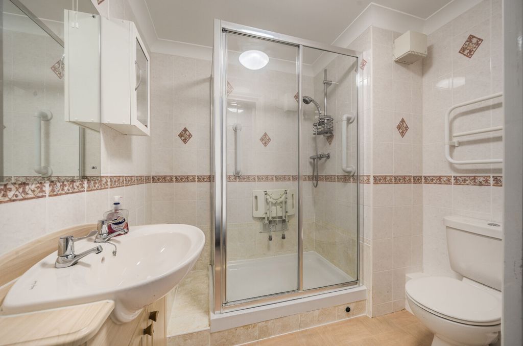 Additional image 6 of 1 bed flat for saleSwan Lane, Faringdon, Oxfordshire SN7