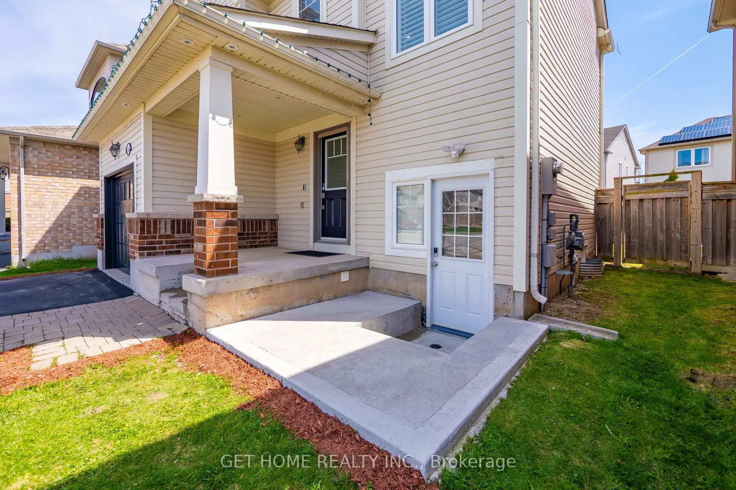 384 Dymott Avenue photo 2