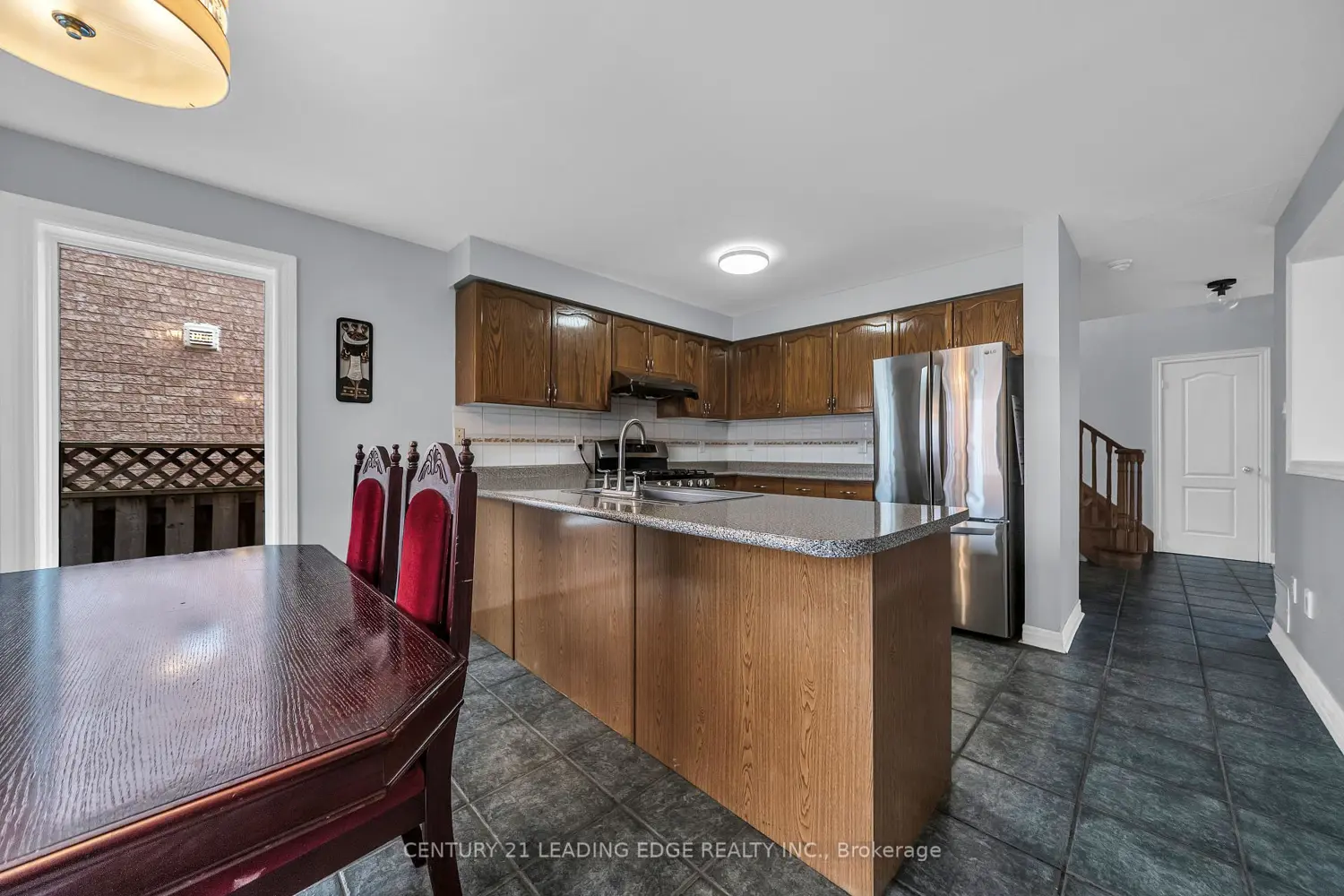 Additional image 8 of 146 Roxbury Street