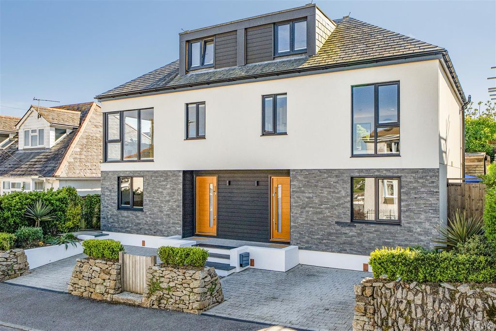 3 bed semi-detached house for saleMeadowbank Road, Falmouth TR11