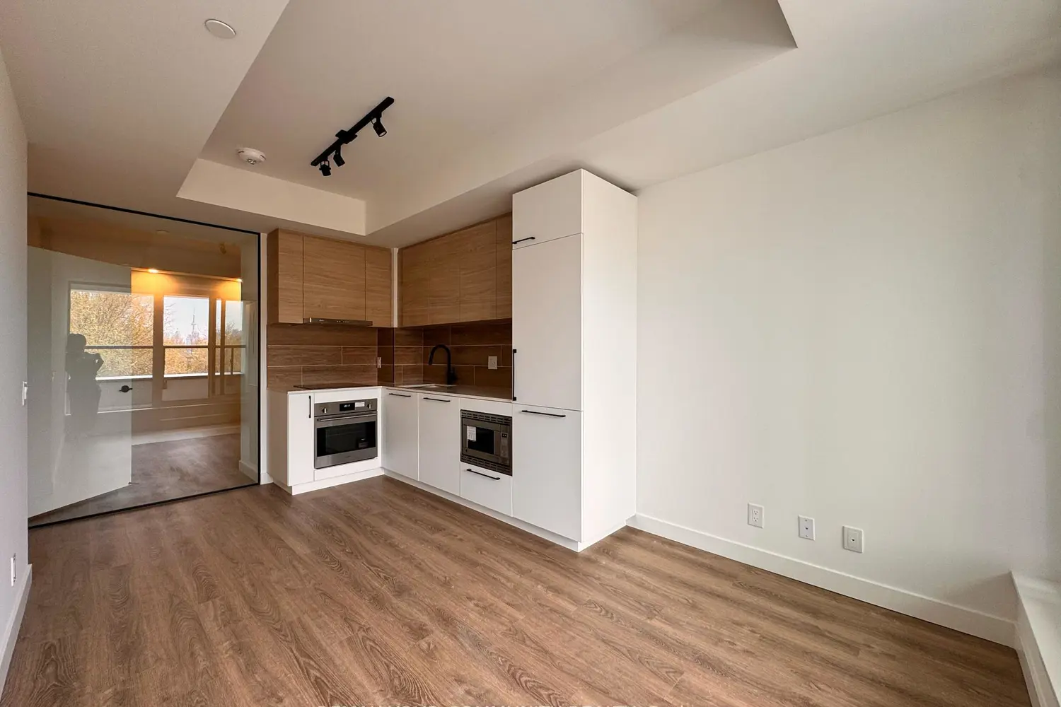 Additional image 3 of 1050 Eastern Avenue 323