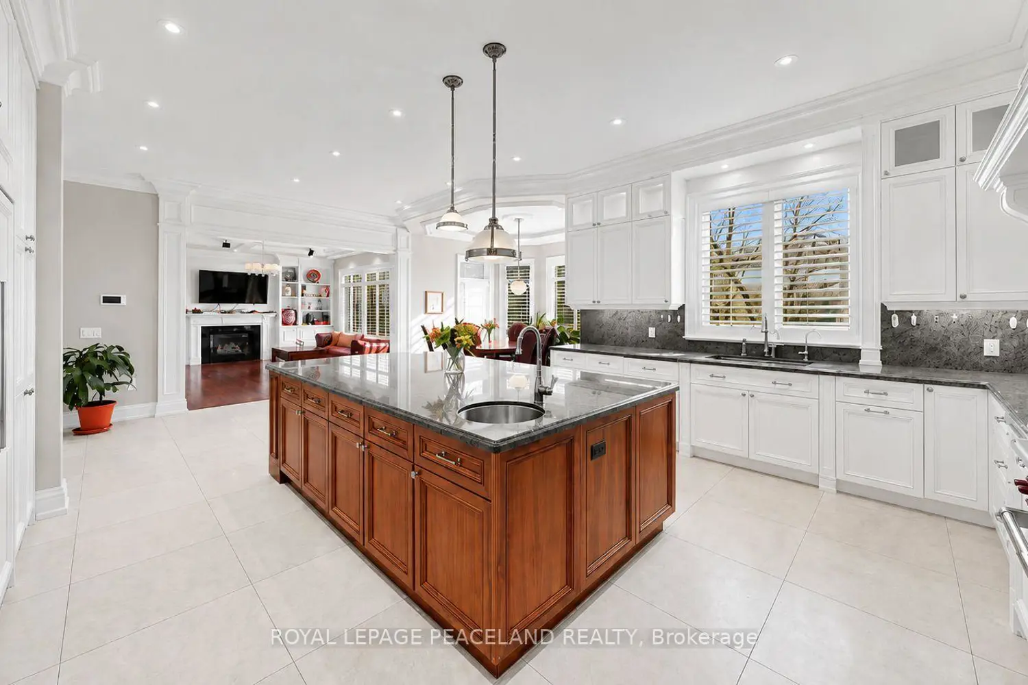 108 Yorkminster Road photo 3