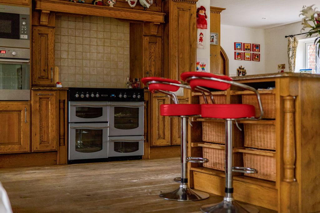 Additional image 10 of 5 bed detached house for saleCrooksbury Road, Farnham GU10