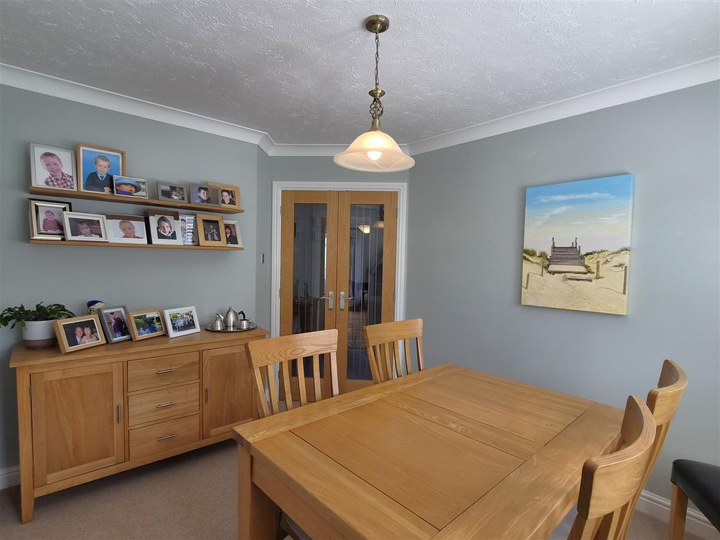Additional image 7 of 4 bed detached house for salePentreath Close, Fowey PL23