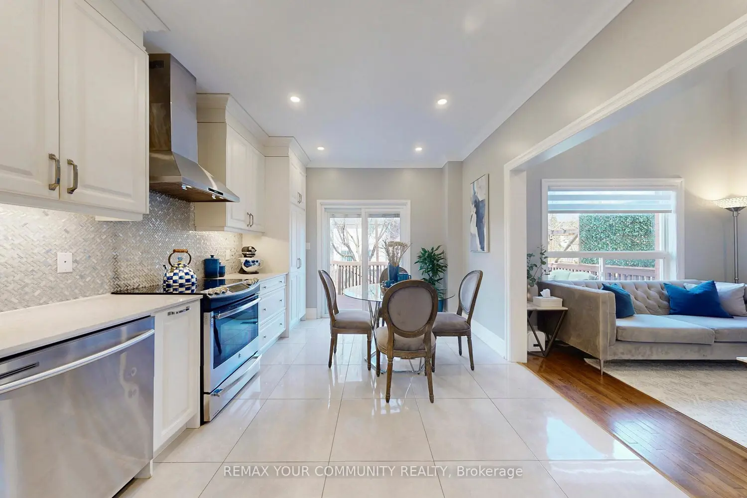 54 English Oak Drive photo 4