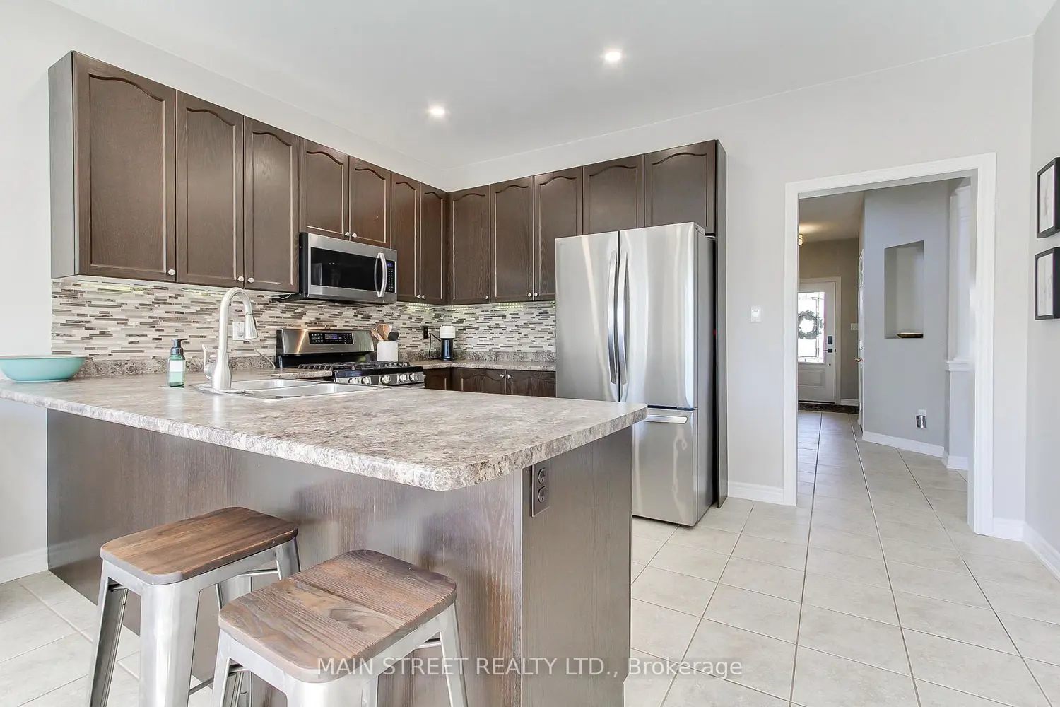 123 Laurendale Avenue photo 5
