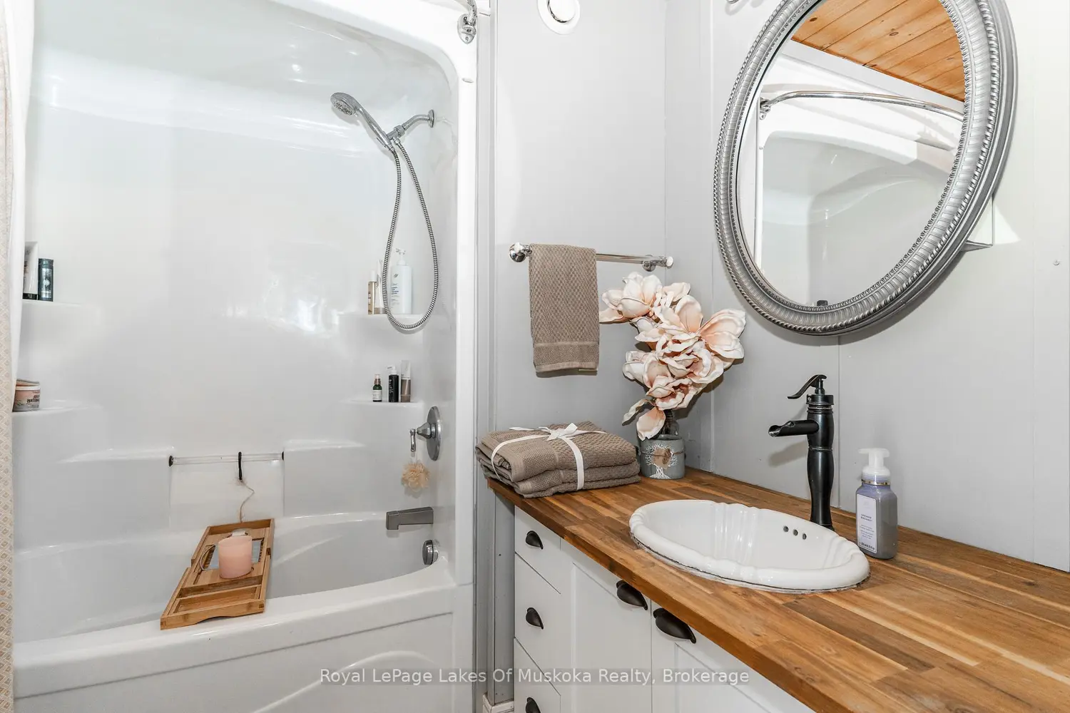 1185 Miriam Drive photo 2