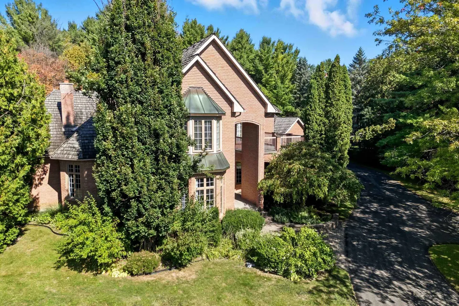 8 Bunhill Court