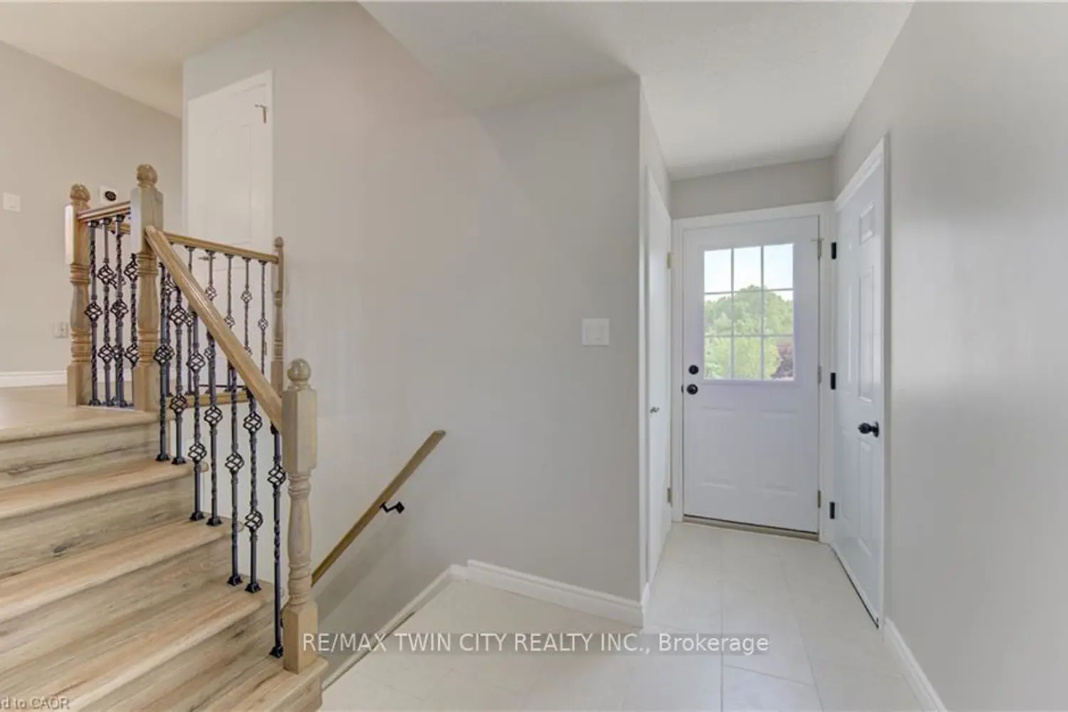 51 Coach Hill Drive photo 4