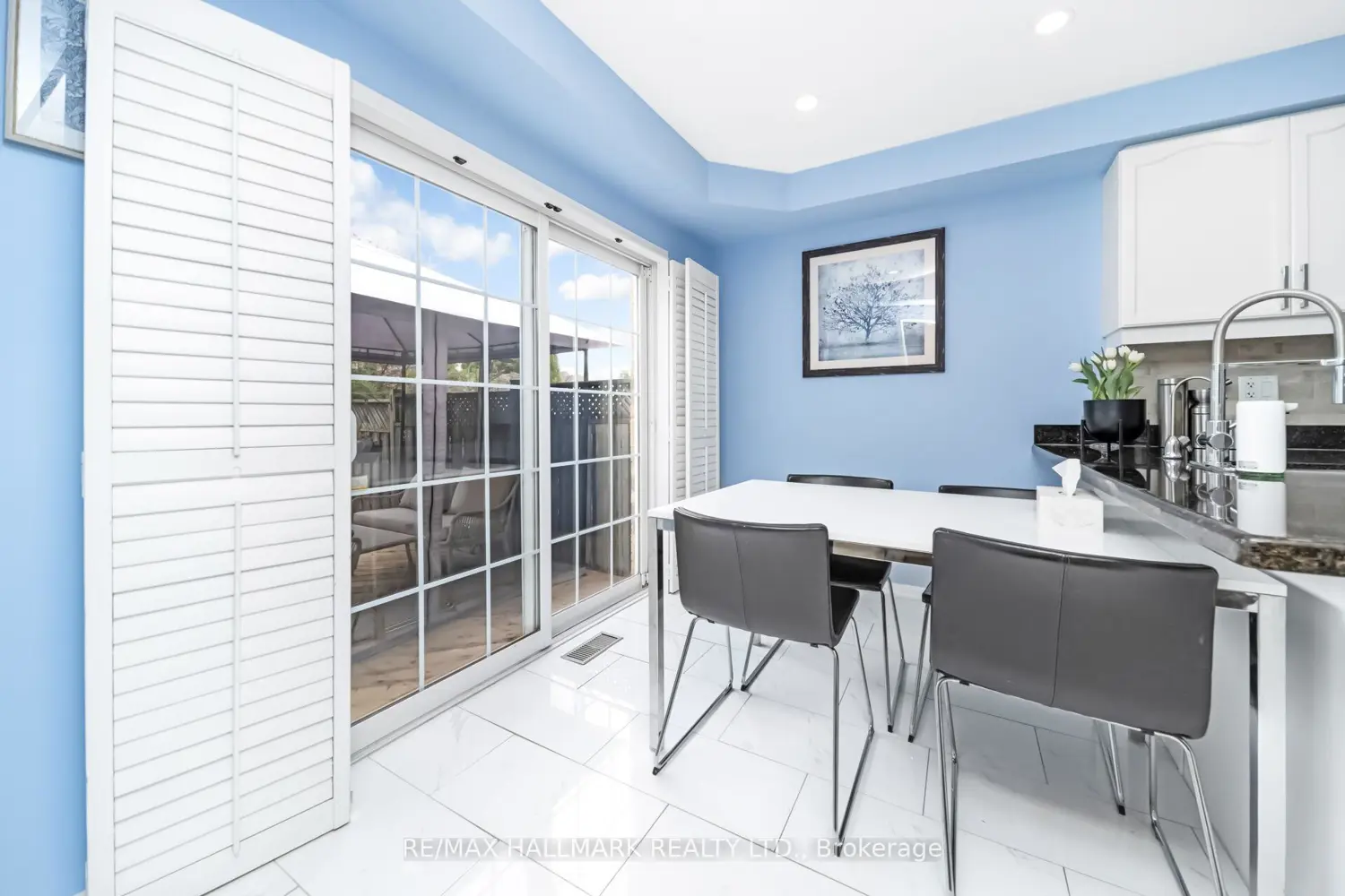 898 Mcnair Circle photo 4