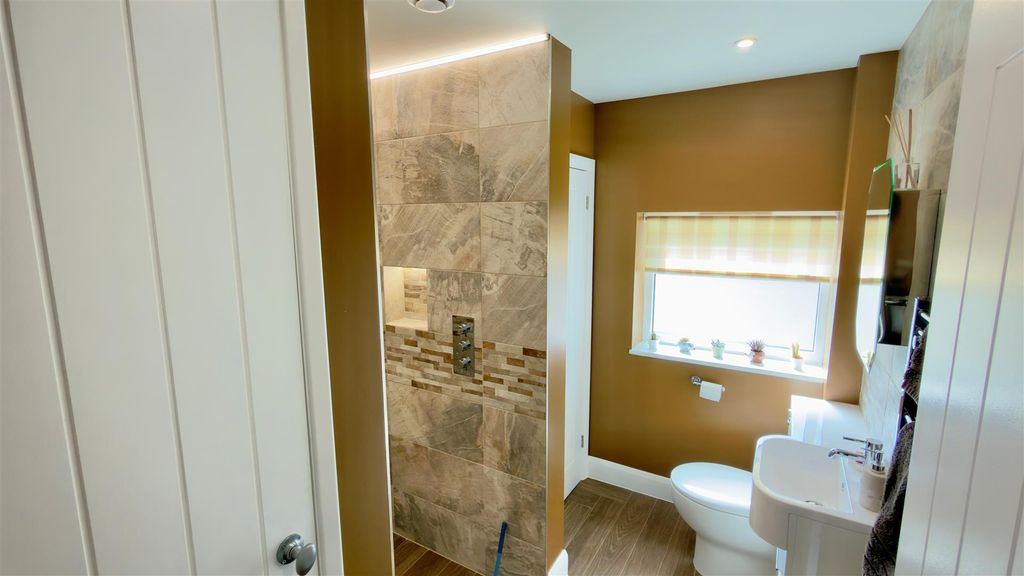 Additional image 11 of 5 bed chalet for saleFreshwater Bay, Isle Of Wight PO40