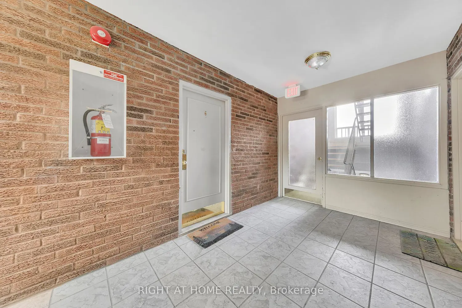 616 Grey Street 6 photo 2