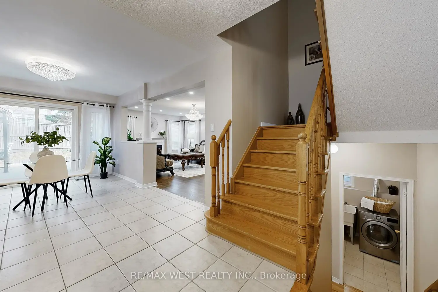 303 King Street photo 5