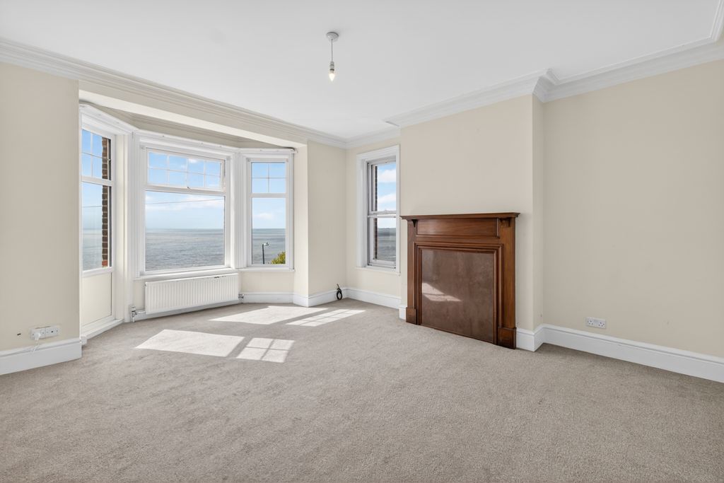 Additional image 2 of 2 bed flat for saleGraham Court, Hamilton Gardens, Felixstowe IP11