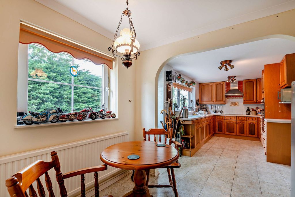 Additional image 3 of 3 bed detached house for saleTotterdown Lane, Fairford, Gloucestershire GL7