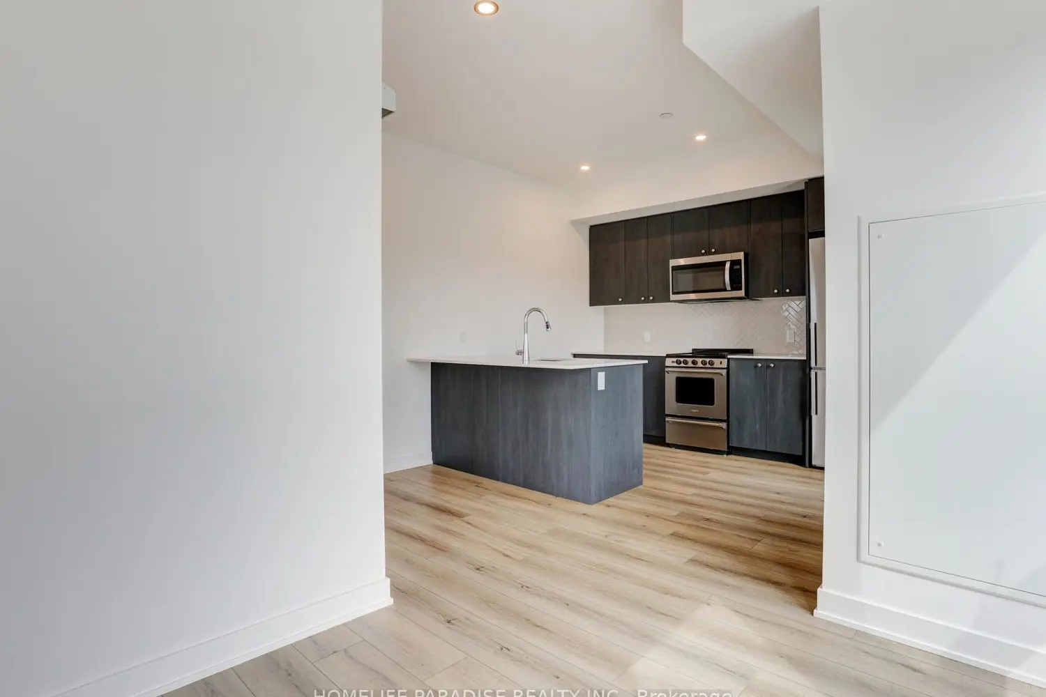 Additional image 12 of 312 Erb Street 416