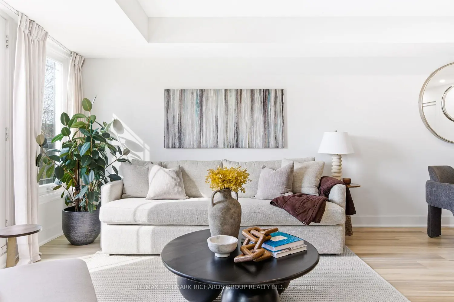 Additional image 4 of 118 Finch Avenue 8