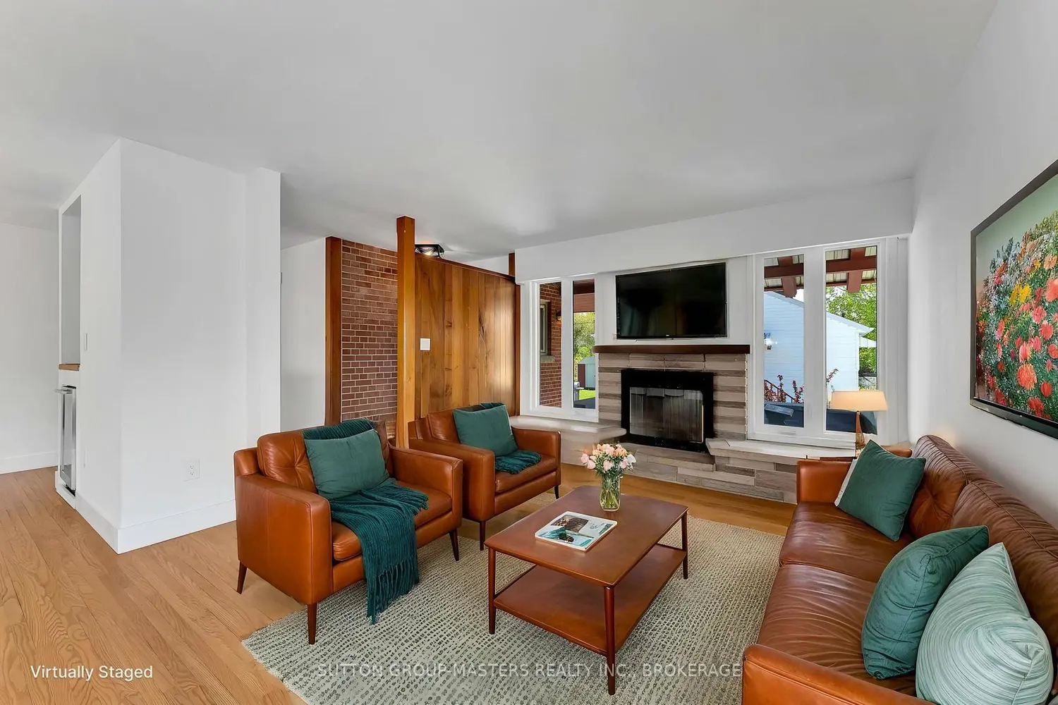 215 Yonge Street photo 2