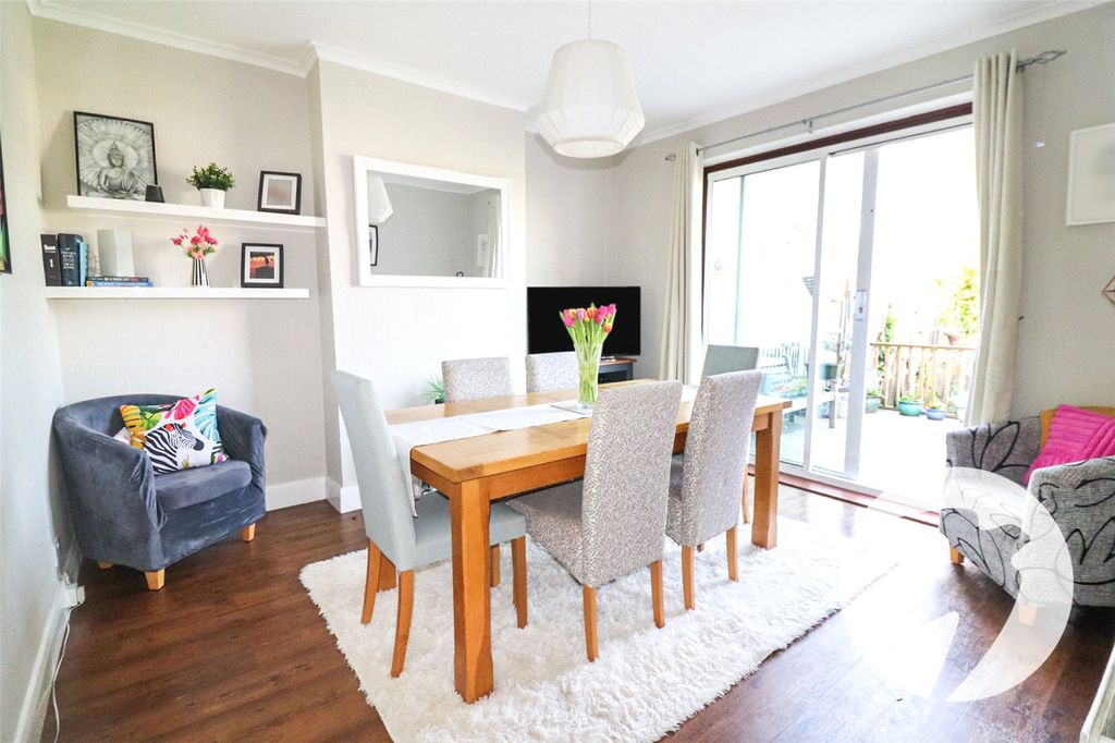 Additional image 3 of 3 bed semi-detached house for salePark Crescent, Erith DA8