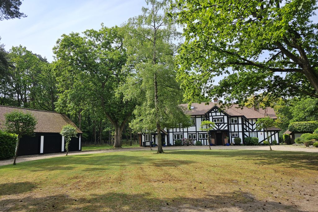 Additional image 23 of 5 bed detached house for saleCrooksbury Road, Farnham GU10