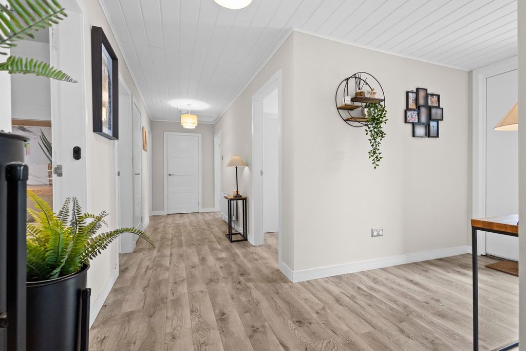 Additional image 7 of 3 bed bungalow for saleCessnock Road, Galston KA4