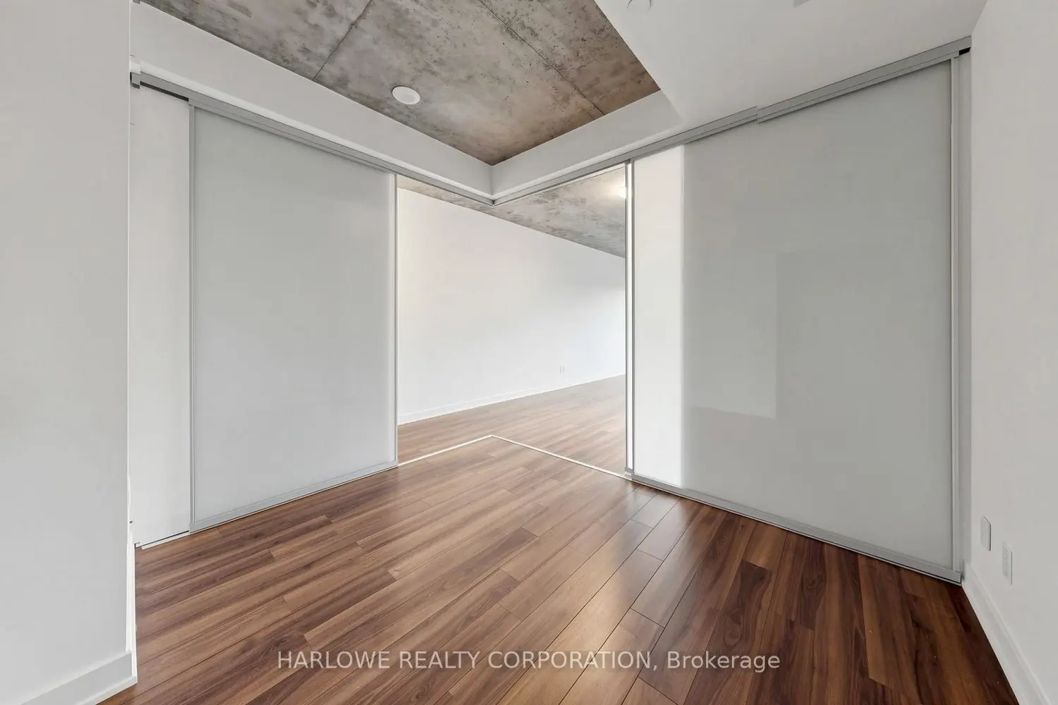 Additional image 13 of 210 Simcoe Street 510