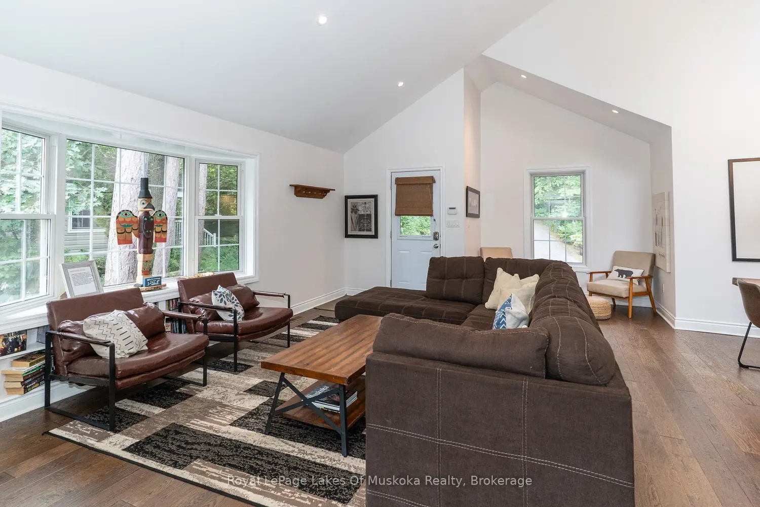 49 Pinetree Road photo 3