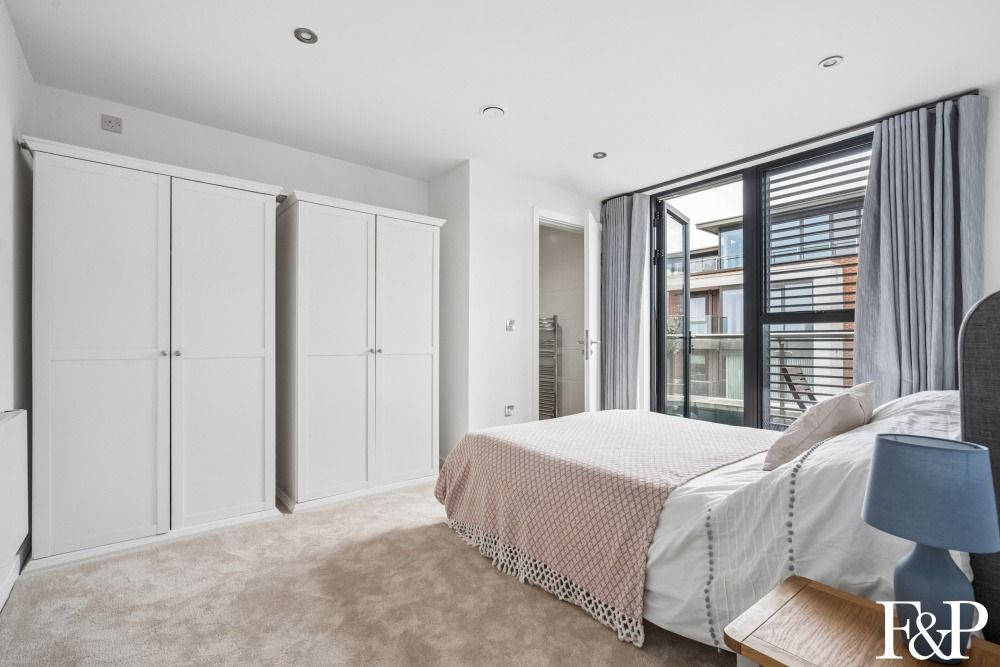 Additional image 12 of 2 bed flat for saleStation Road, Gerrards Cross SL9
