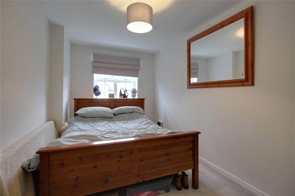 Additional image 7 of 2 bed flat for saleKingsley Square, Fleet, Hampshire GU51