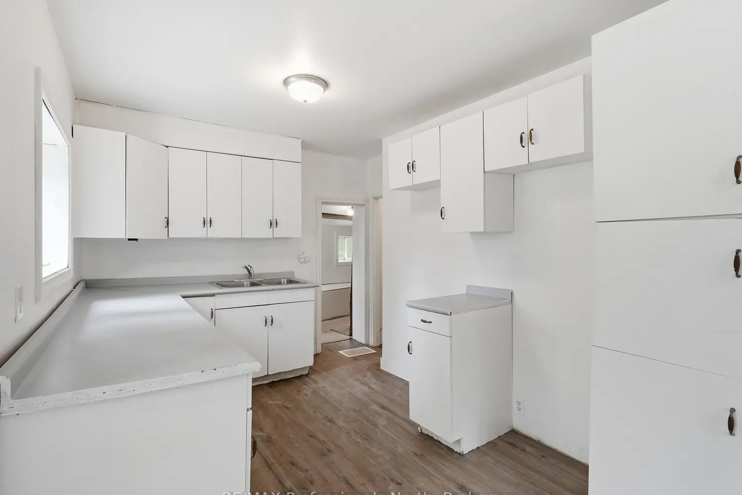 6 Kitchen Road photo 2