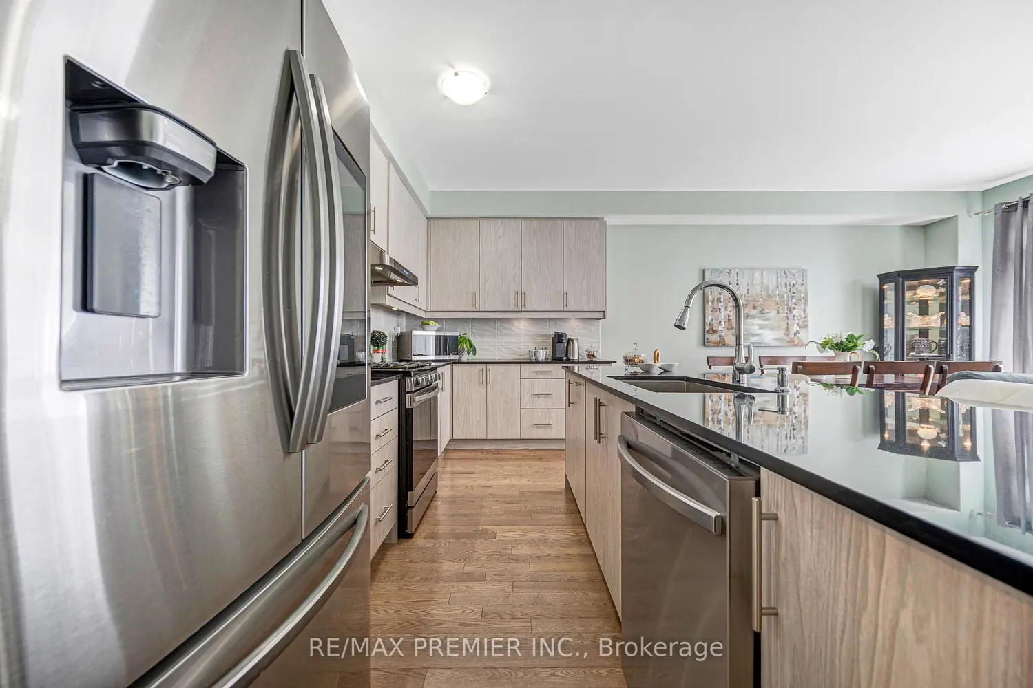 55 Singhampton Road photo 5