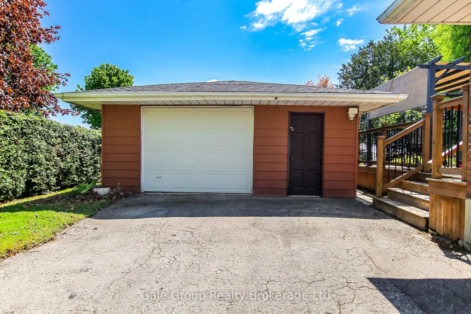 49 Briar Drive photo 3