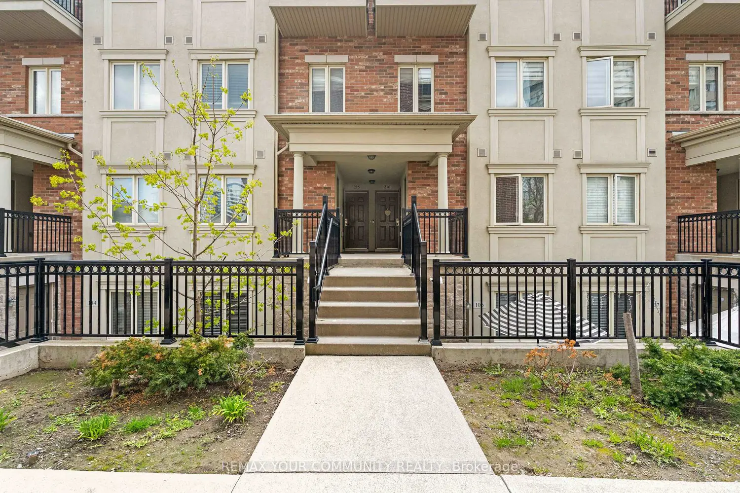 17 Coneflower Crescent 218